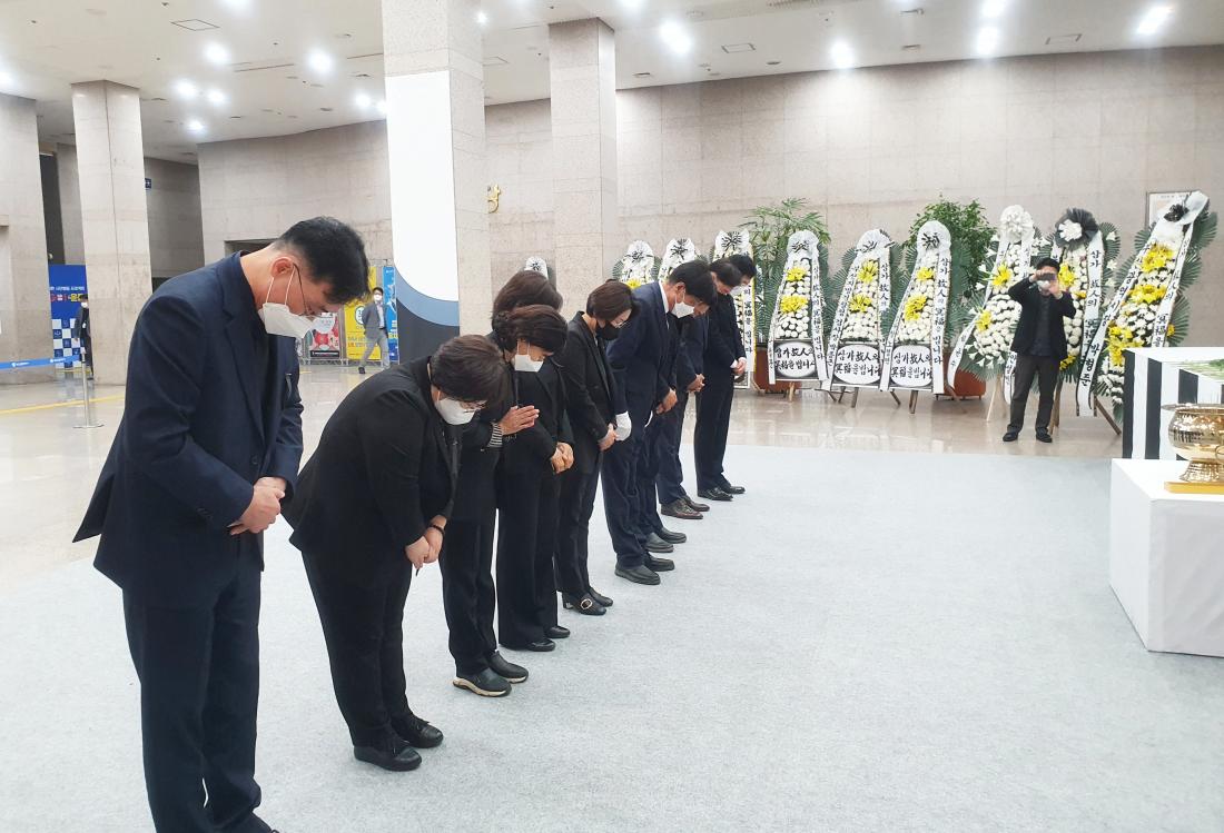 20221102_이태원 참사 합동분향소 조문_6.jpg