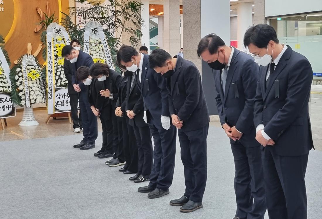 20221102_이태원 참사 합동분향소 조문_2.jpg