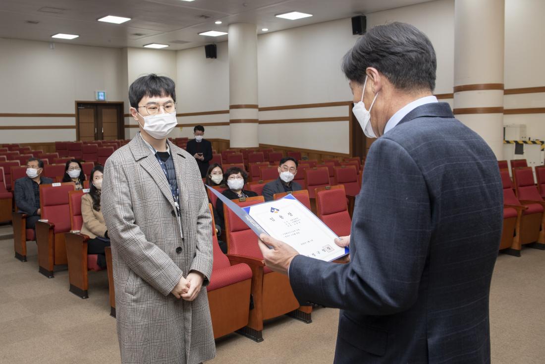 20221230_전입.승진.전보.신규 직원 임용장 수여식_38.jpg