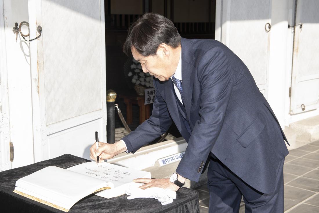 20230102_충렬사 신년 참배_18.jpg