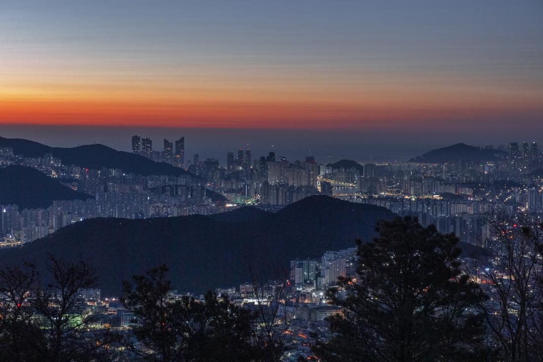 20221227_윤산 전망대에서 바라본 해뜨기 직전 전경_1.jpg