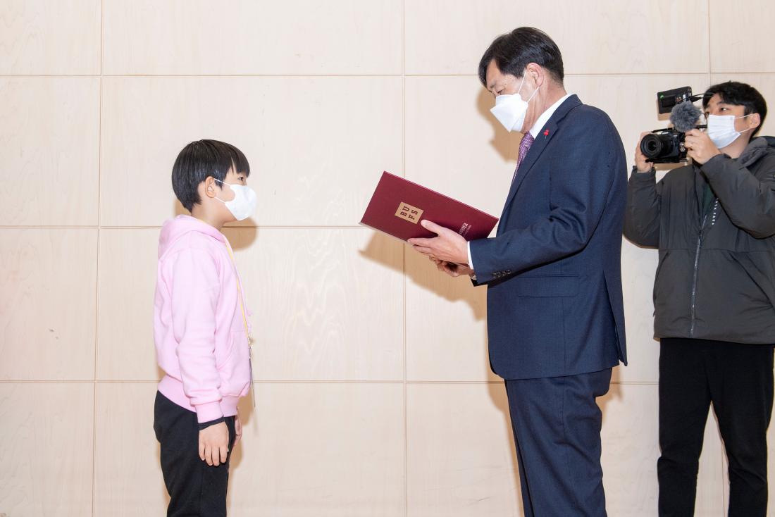 20230113_2023 금정어린이 겨울방학 영어캠프 수료식_6.jpg