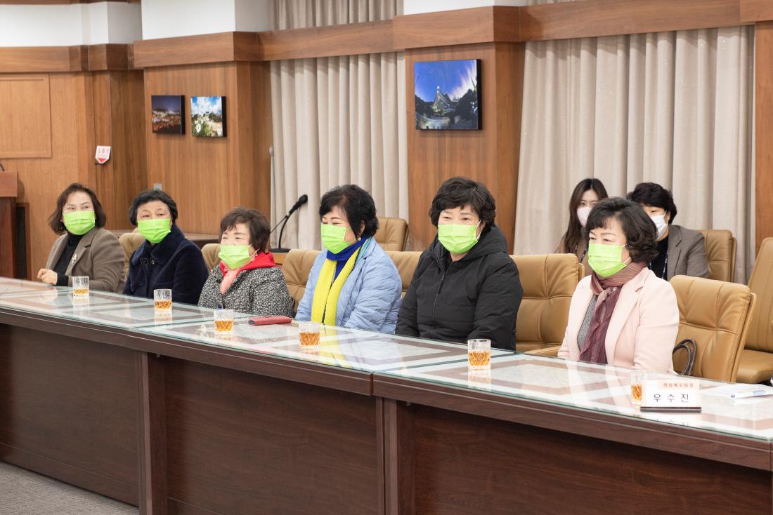 20230214_새마을부녀회 이웃돕기 성품 기탁_9.jpg