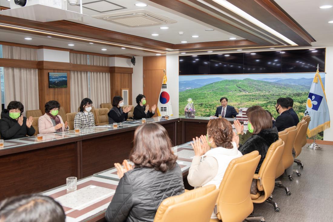 20230214_새마을부녀회 이웃돕기 성품 기탁_7.jpg