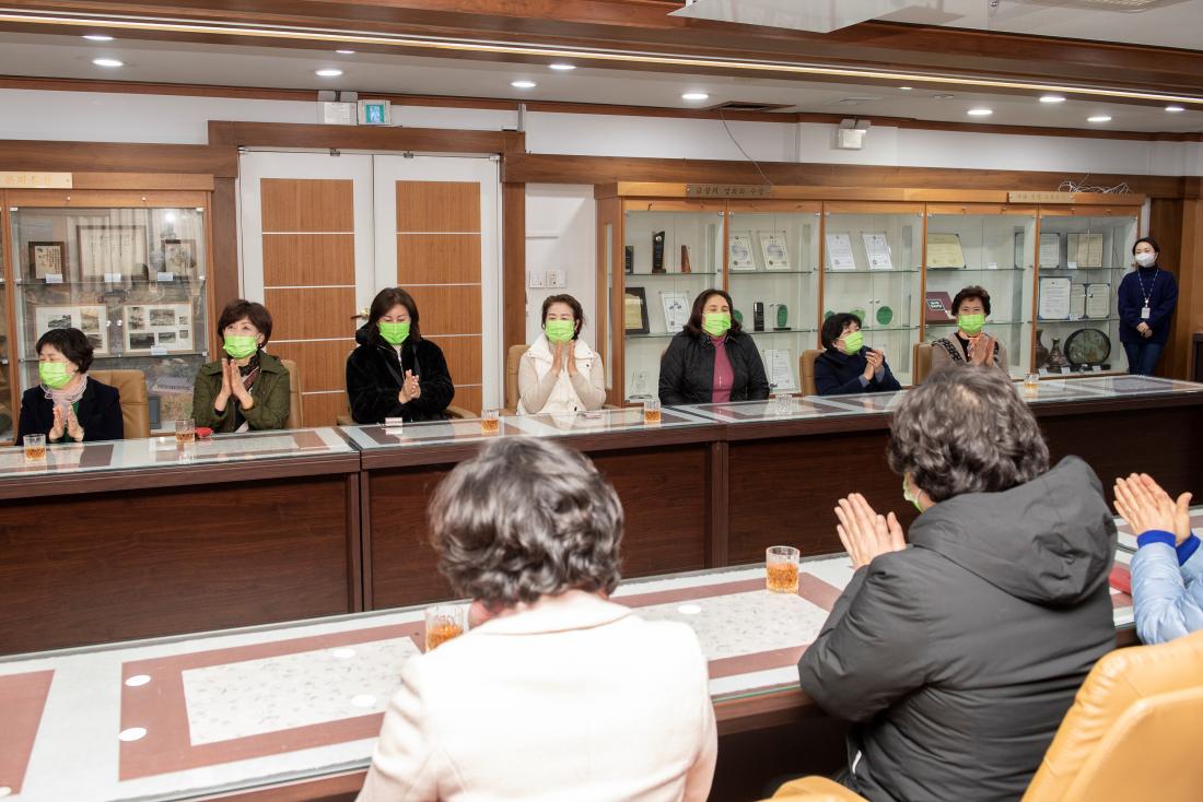 20230214_새마을부녀회 이웃돕기 성품 기탁_11.jpg
