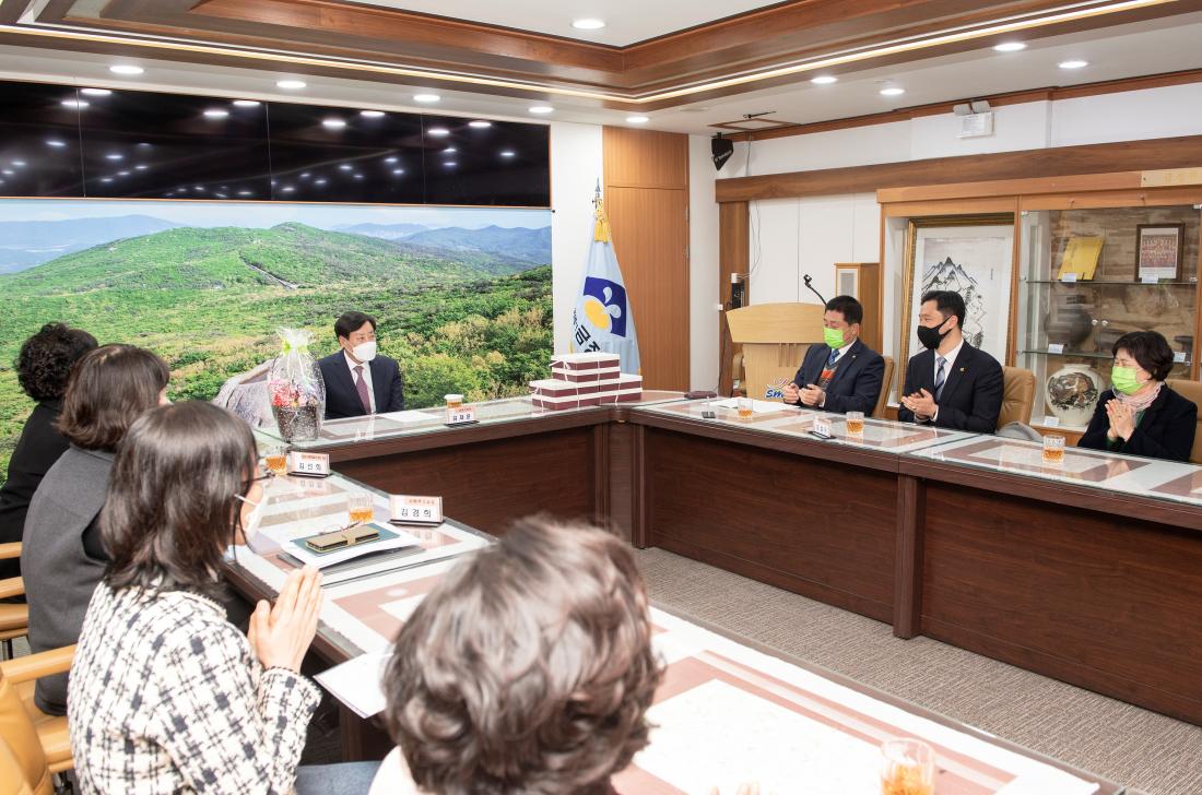20230214_새마을부녀회 이웃돕기 성품 기탁_6.jpg