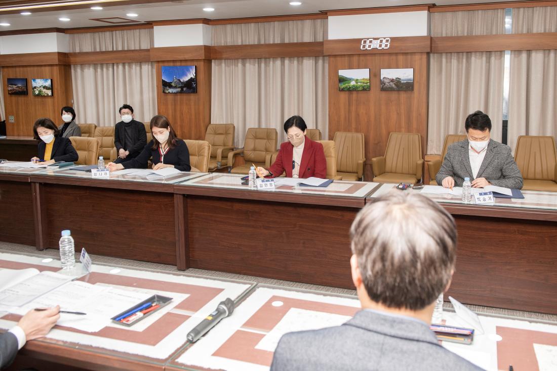 20230216_아동복지심의위원회 심의_6.jpg