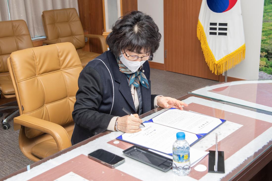 20230222_복지사각지대 발굴연계 사업 업무협약식_5.jpg
