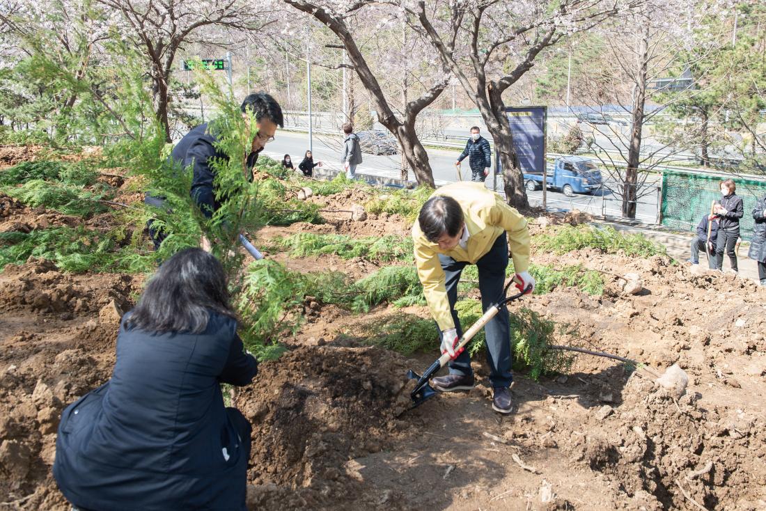 20230327_제78회 식목일 기념 나무심기 행사_12.jpg