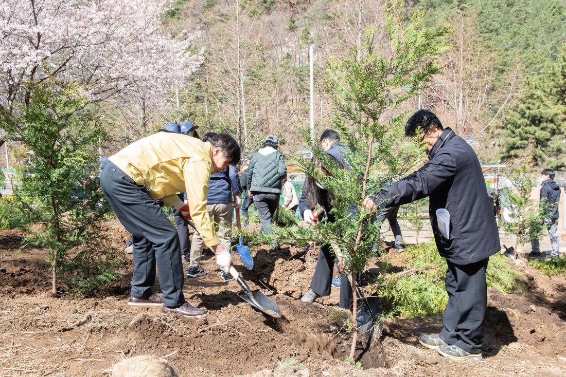 20230327_제78회 식목일 기념 나무심기 행사_16.jpg