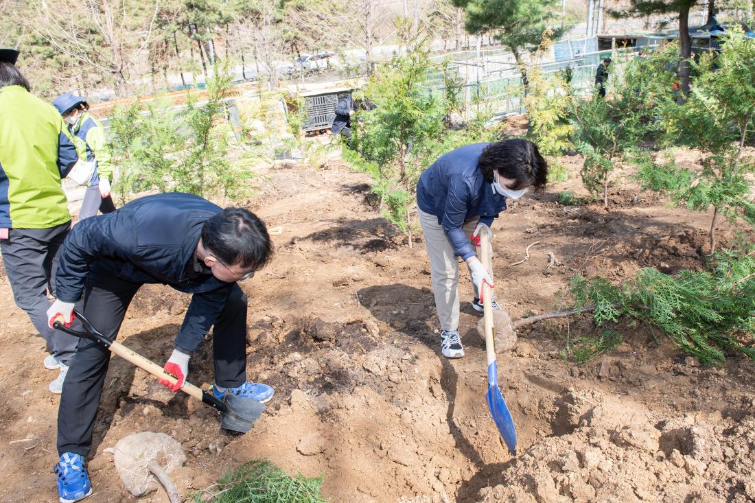 20230327_제78회 식목일 기념 나무심기 행사_22.jpg