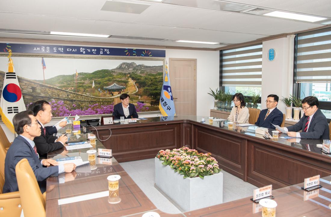 20230327_금정구 기독교연합회 이웃돕기 성품 기탁_3.jpg