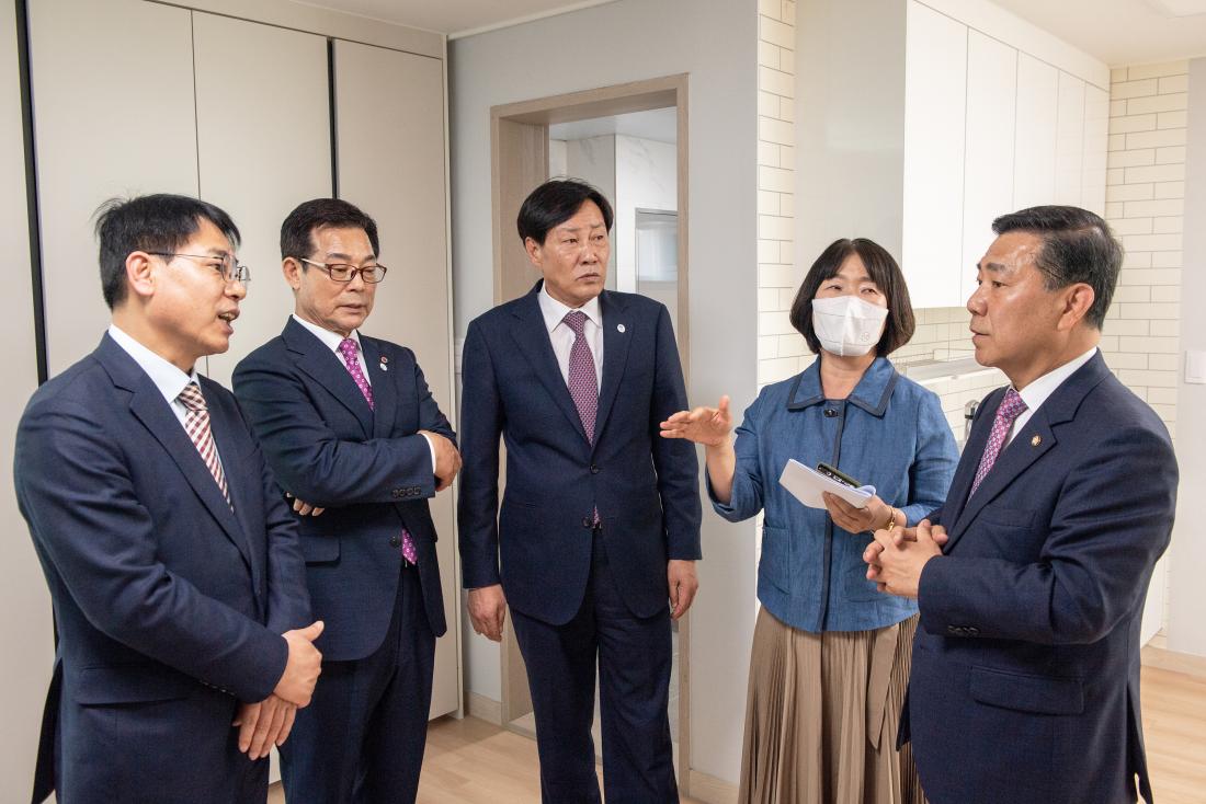 20230510_윤산 경로당 개소식_18.jpg