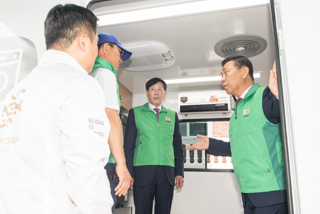 20230605_찾아가는 이동식 새마을 세탁봉사_4.jpg