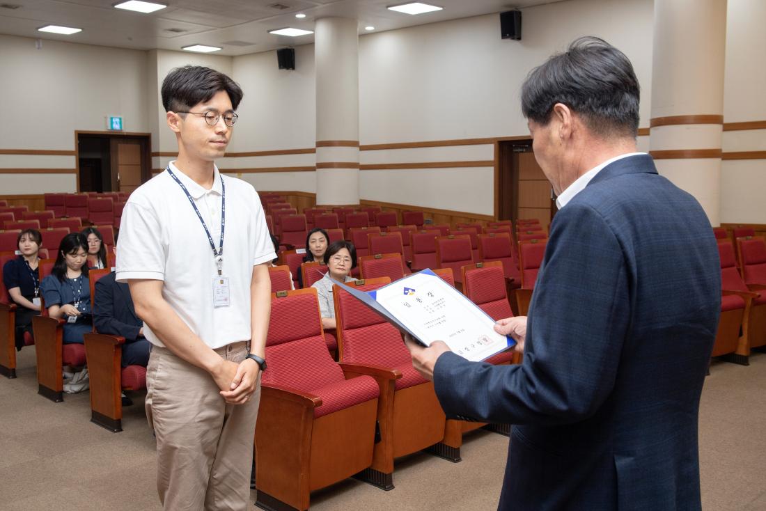 20230705_전입.승진.전보 직원 임용장 수여식_21.jpg