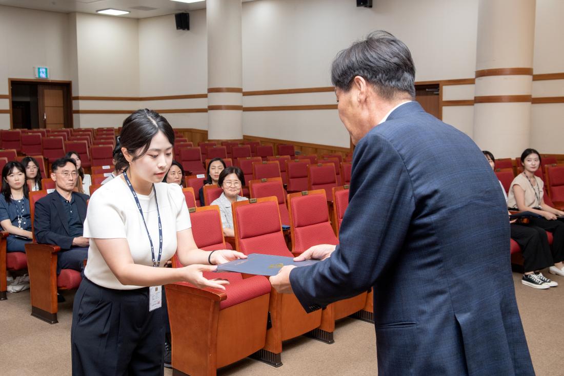 20230705_전입.승진.전보 직원 임용장 수여식_35.jpg