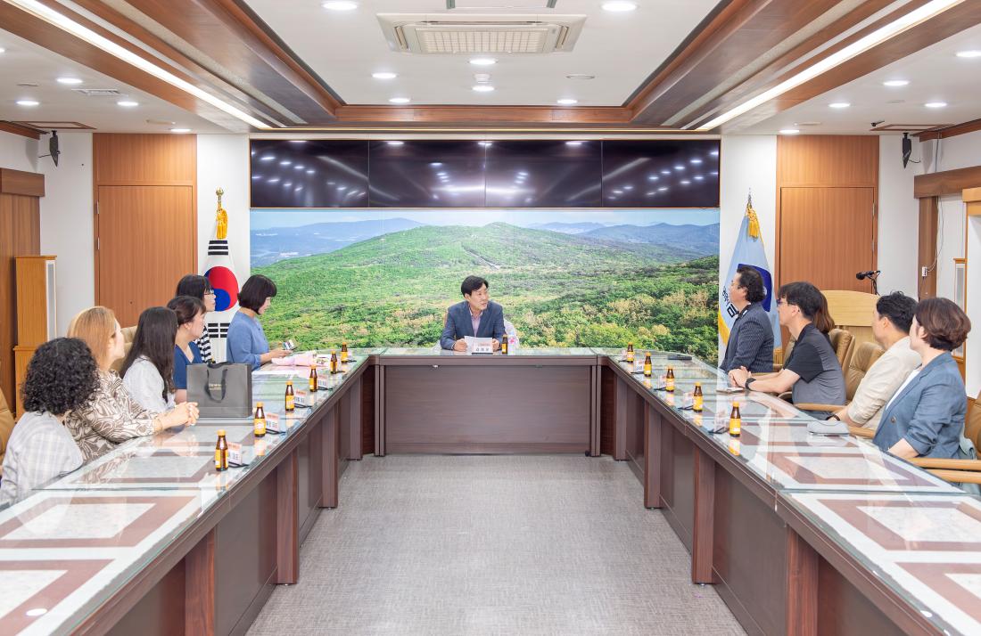 20230825_(사)동학 , 2학기학습 교재 지원 전달식_3.jpg