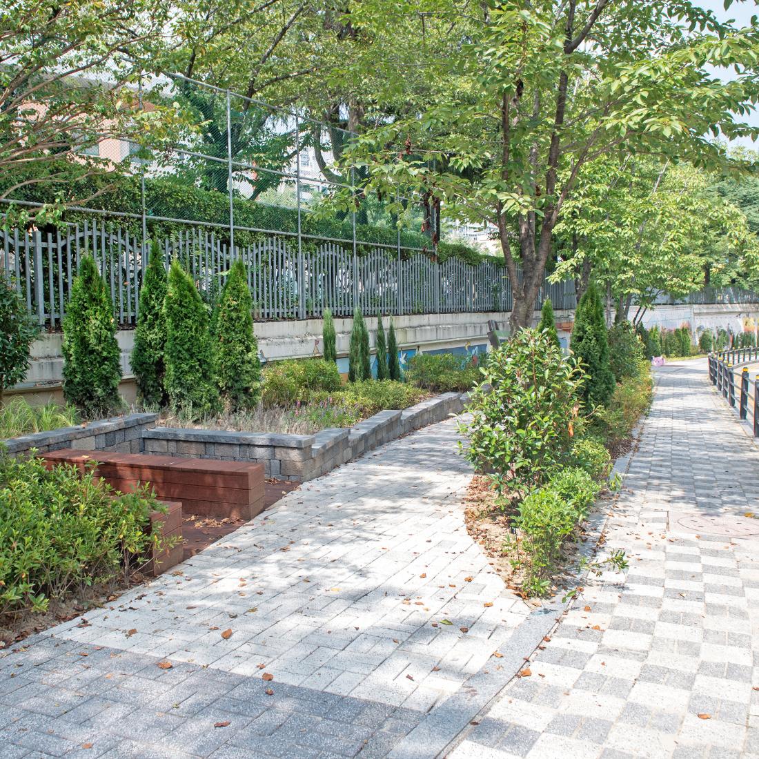 20230701_장서 초등학교 앞 자녀 안심 그린숲 조성_10.jpg