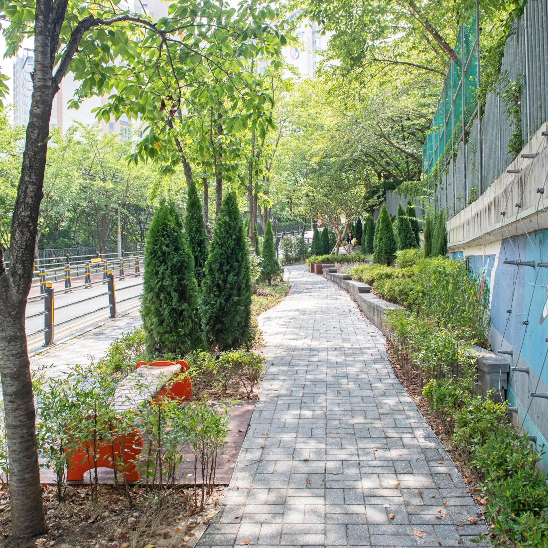 20230701_장서 초등학교 앞 자녀 안심 그린숲 조성_8.jpg