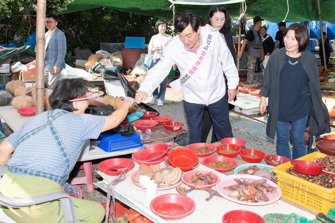 20230927_추석맞이 전통시장 방문-노포시장_9.jpg