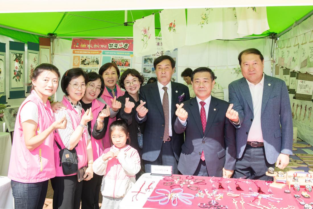 20231015_제11회 평생학습 박람회 부스 방문_26.jpg