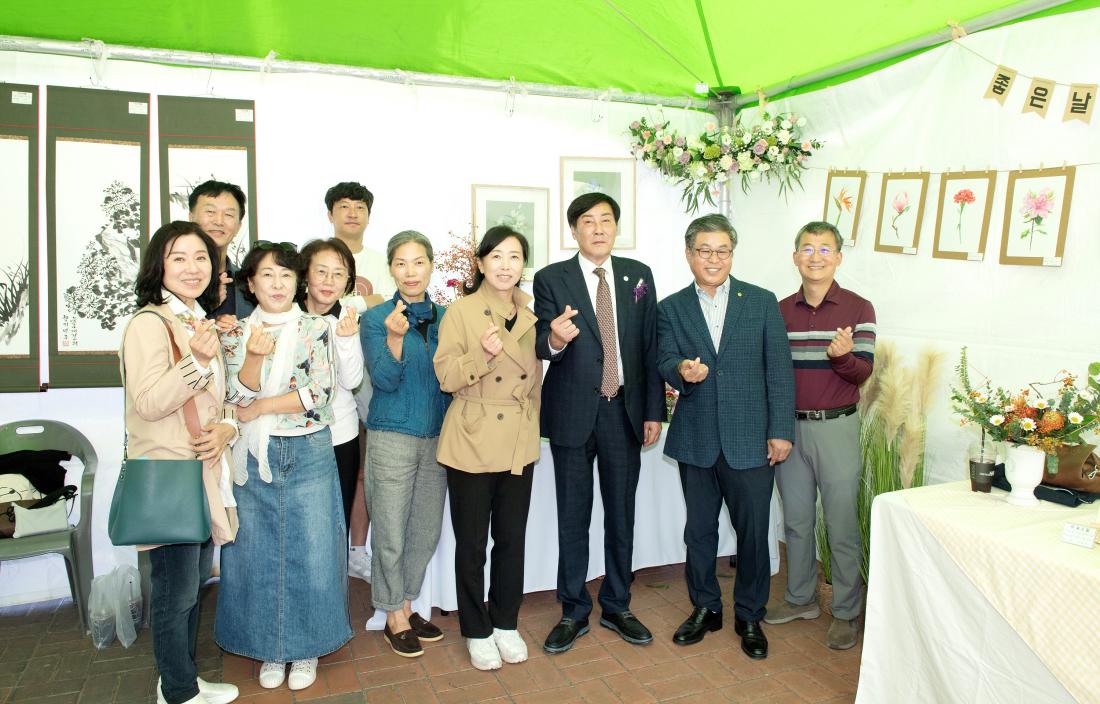 20231015_제11회 평생학습 박람회 부스 방문_25.jpg