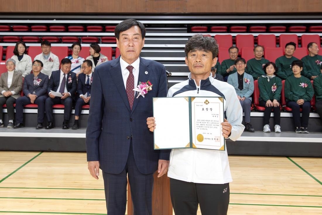 20231022_제30회 금정구청장기 배드민턴대회_18.jpg