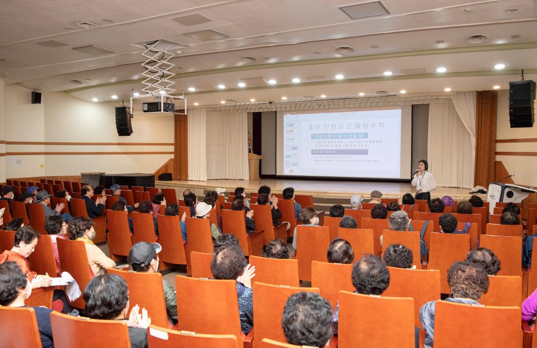 20231026_노인일자리 및 사회활동지원사업 안전 교육_7.jpg