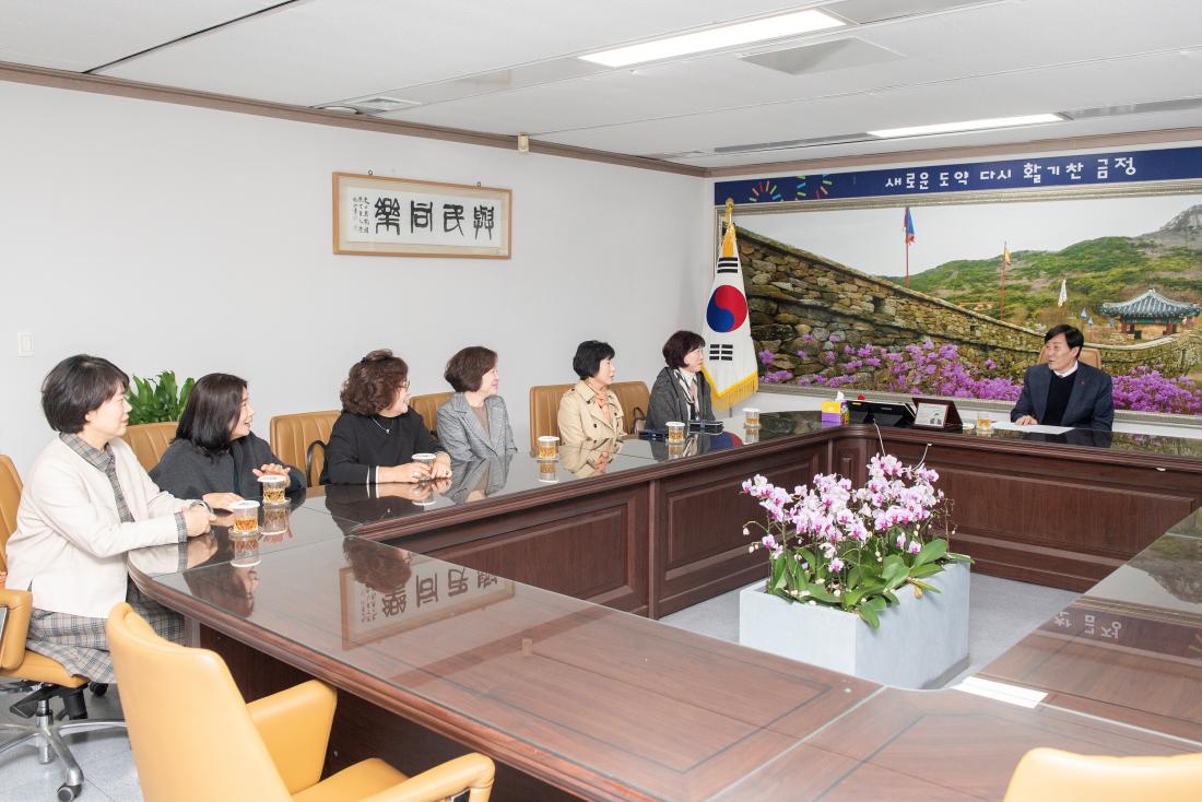 20231122_부곡동 어머니폴리스회, 이웃돕기 성품 기탁_4.jpg