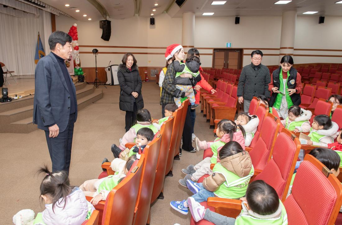 20231222_어린이집연합회 크리스마스 행사_4.jpg