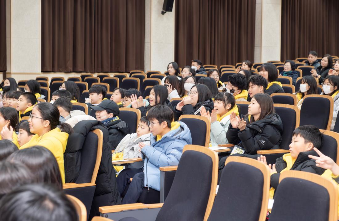 20240112_금정어린이 겨울방학 영어캠프 수료식_17.jpg