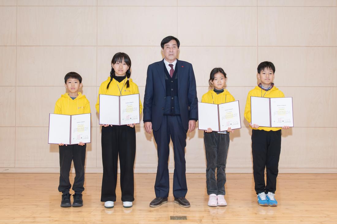 20240112_금정어린이 겨울방학 영어캠프 수료식_9.jpg