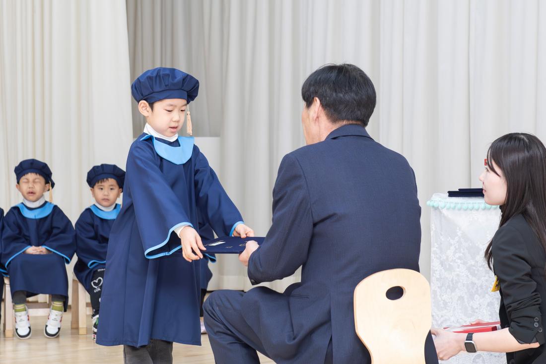 20240227_2023학년도 금정구청어린이집 졸업식_21.jpg