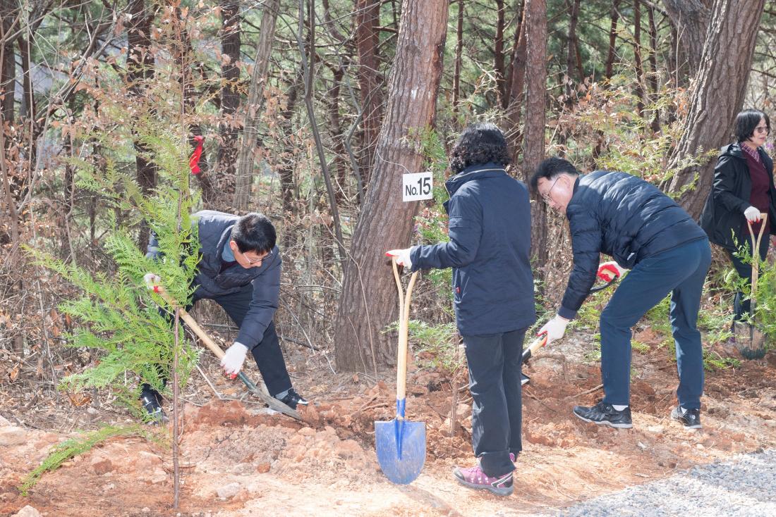 20240319_제79회 식목일 기념 나무심기 행사_18.jpg