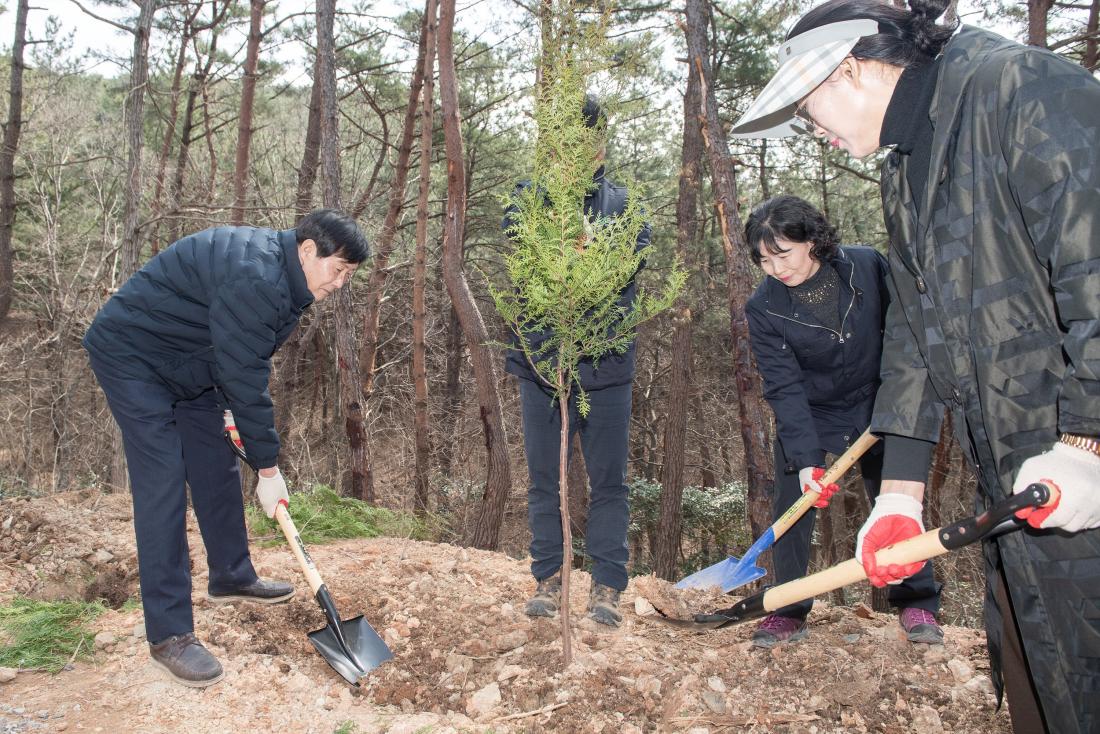 20240319_제79회 식목일 기념 나무심기 행사_10.jpg