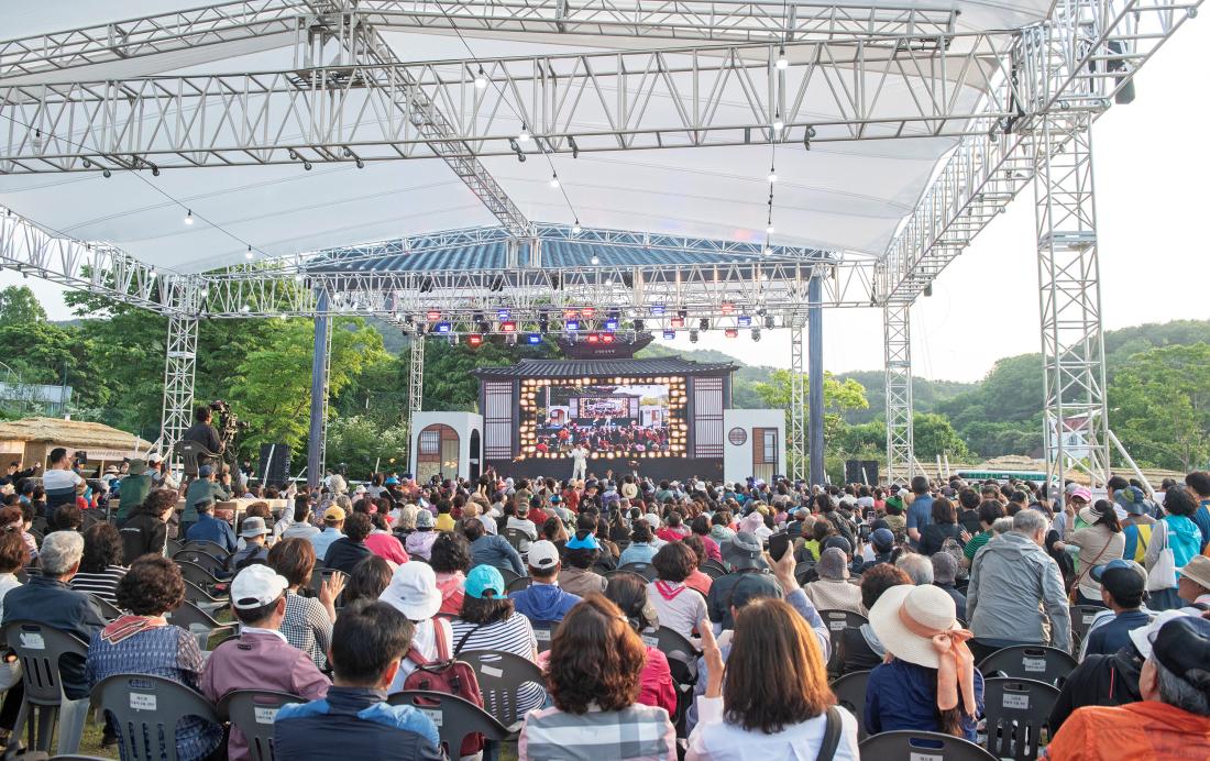 20240524_금정산성축제-축하공연_14.jpg