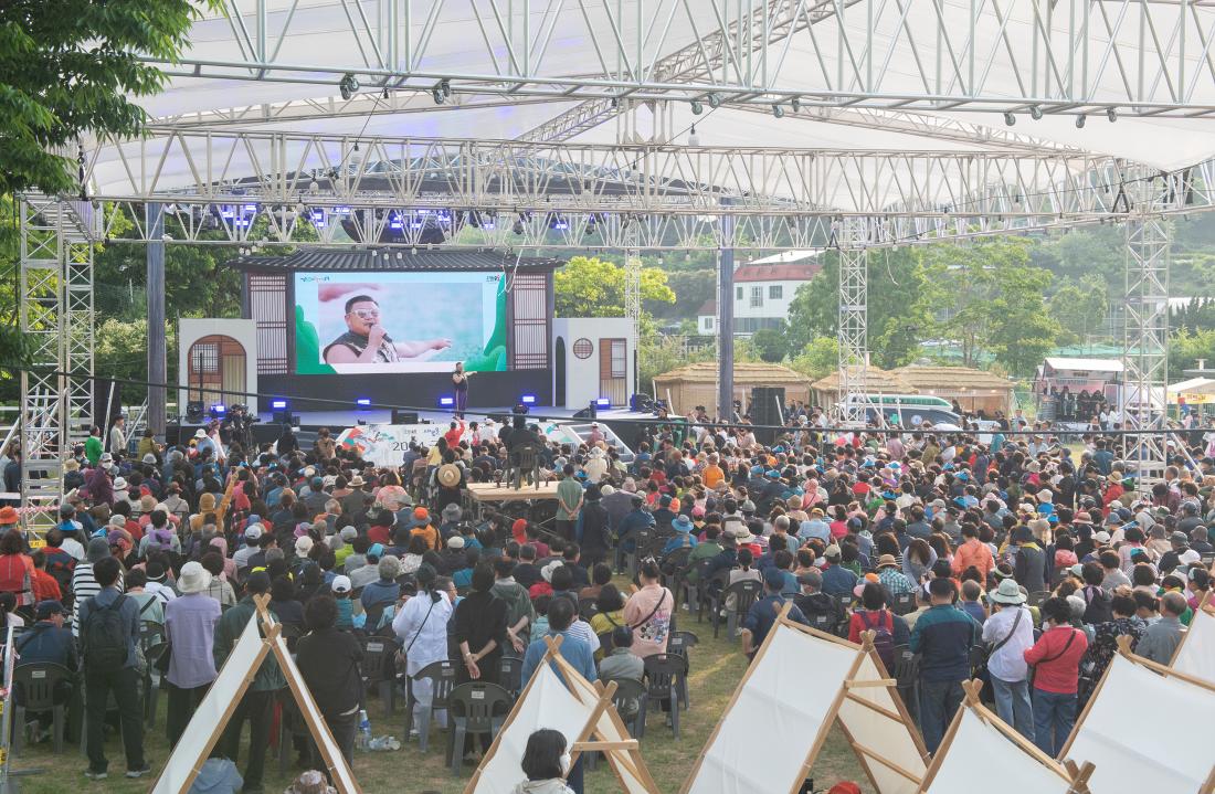 20240524_금정산성축제-축하공연_27.jpg