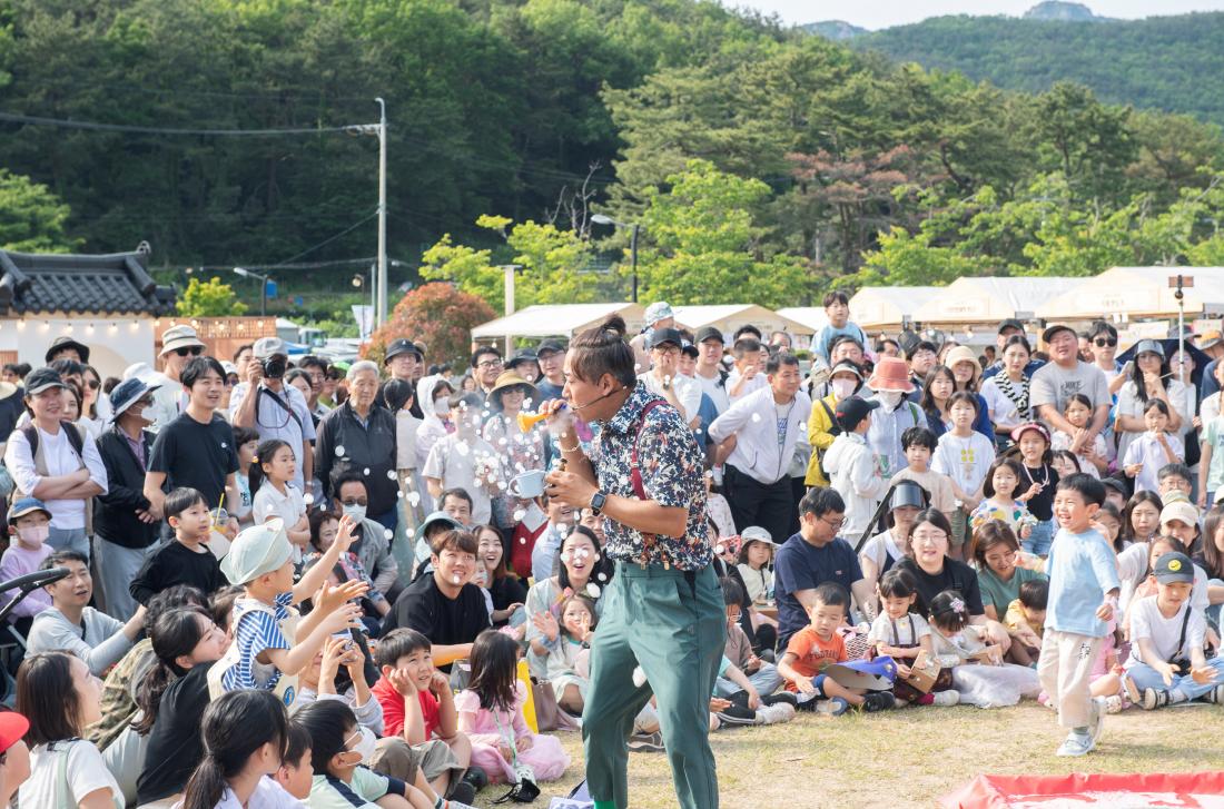 20240525_금정산성축제-대한민국 비눗방울 공연_6.jpg