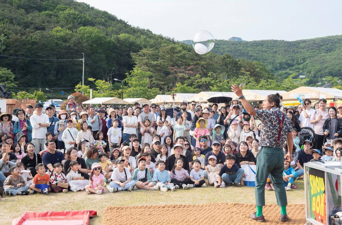 20240525_금정산성축제-대한민국 비눗방울 공연_1.jpg