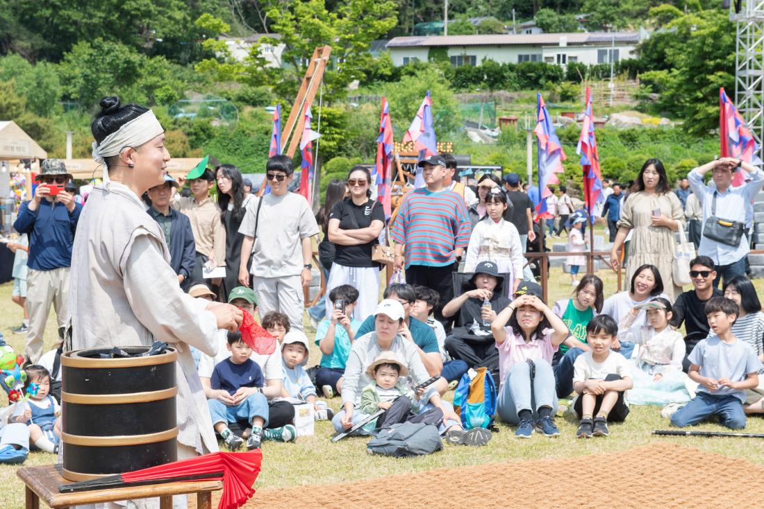 20240525_금정산성축제-조선마술사_2.jpg