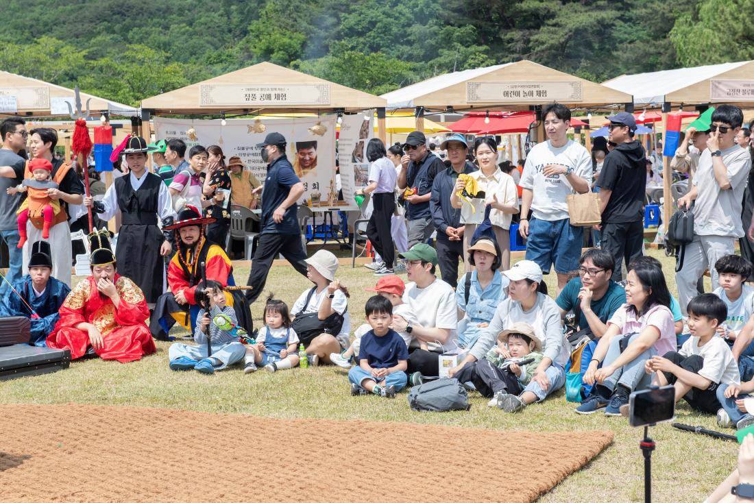 20240525_금정산성축제-조선마술사_4.jpg