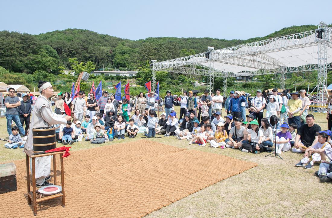 20240525_금정산성축제-조선마술사_3.jpg