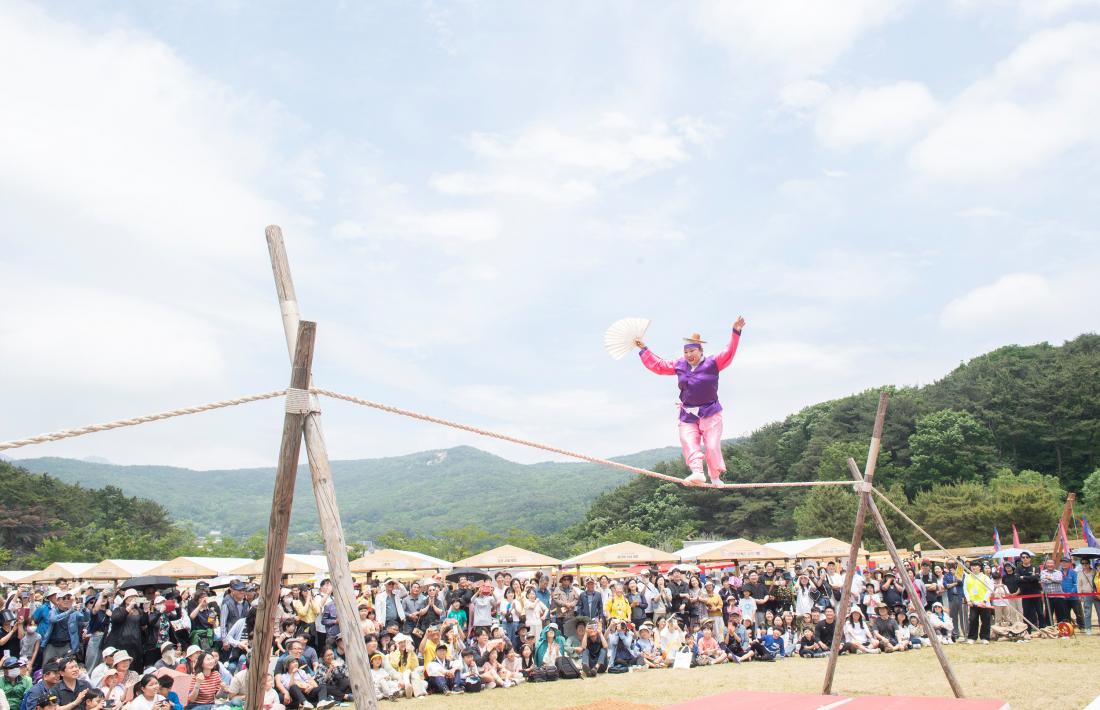 20240526_금정산성축제-외줄타기_12.jpg