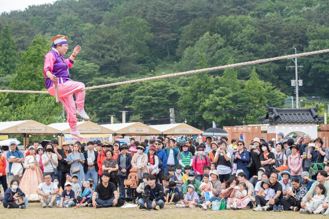 20240526_금정산성축제-외줄타기_4.jpg
