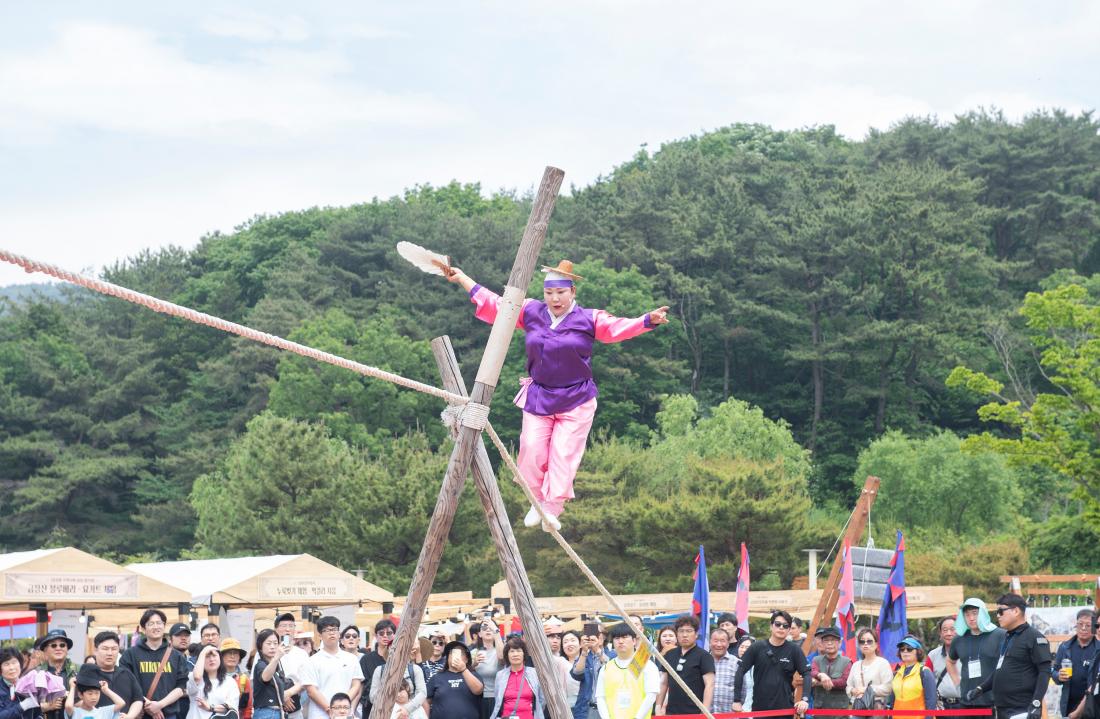 20240526_금정산성축제-외줄타기_2_1.jpg