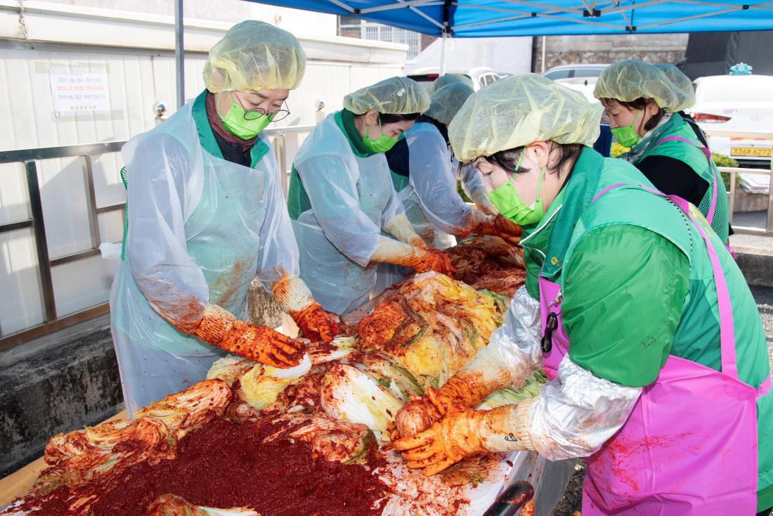 20241211_금정구새마을부녀회, 사랑의 김장 나눔 행사_18.jpg