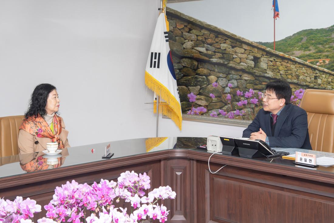20241217_세웅병원, 이웃돕기 성금 기탁_4.jpg