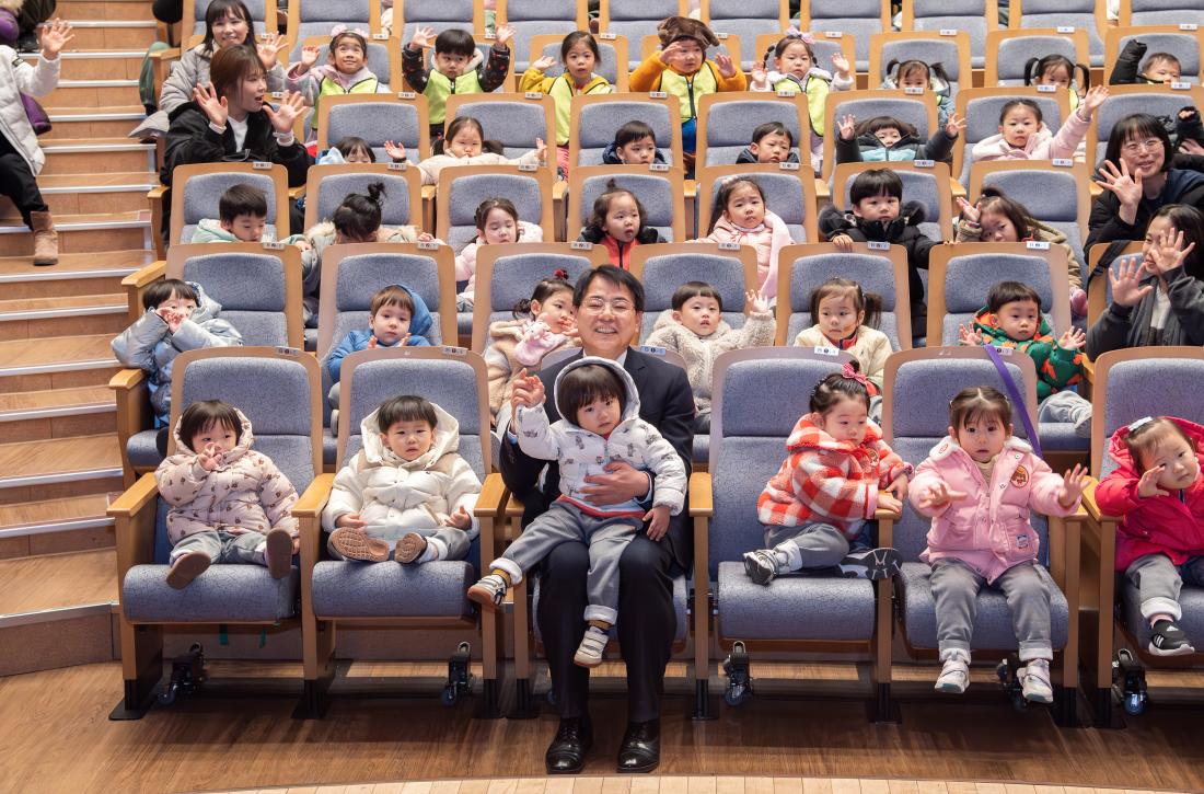 20241220_금정구 어린이집연합회 문화공연 관람_6.jpg