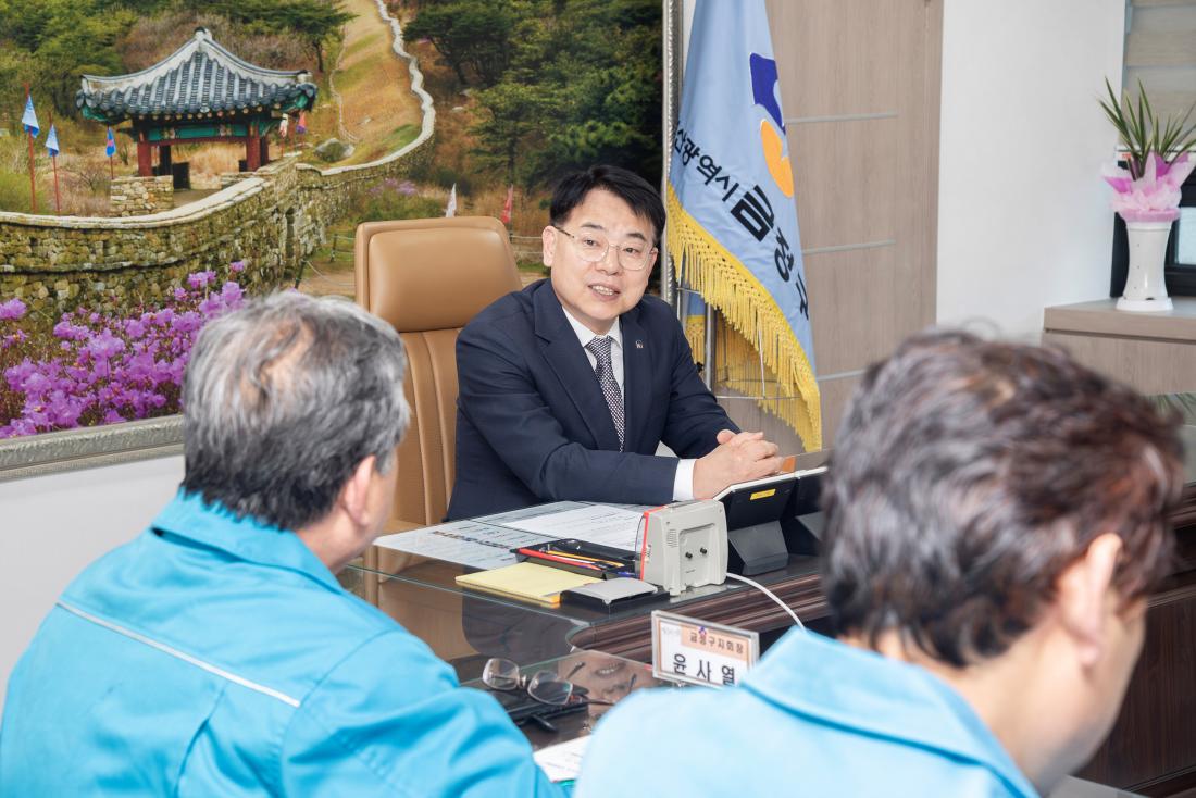 20250424_부산자동차전문정비사업조합 금정구지회, 이웃돕기 성금 기탁_4.jpg