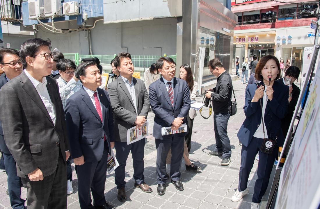 20250430_'부산대 자율상권구역' 현장 방문_4.jpg